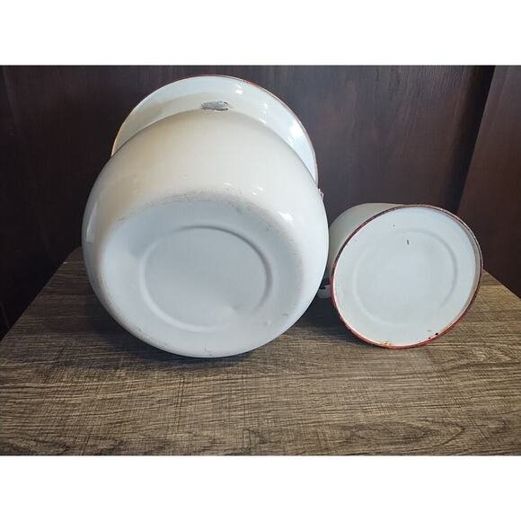 Vintage Enamelware White w/ Red Trim Large Pot Handle And Coffee Tea Pot - Picture 6 of 7